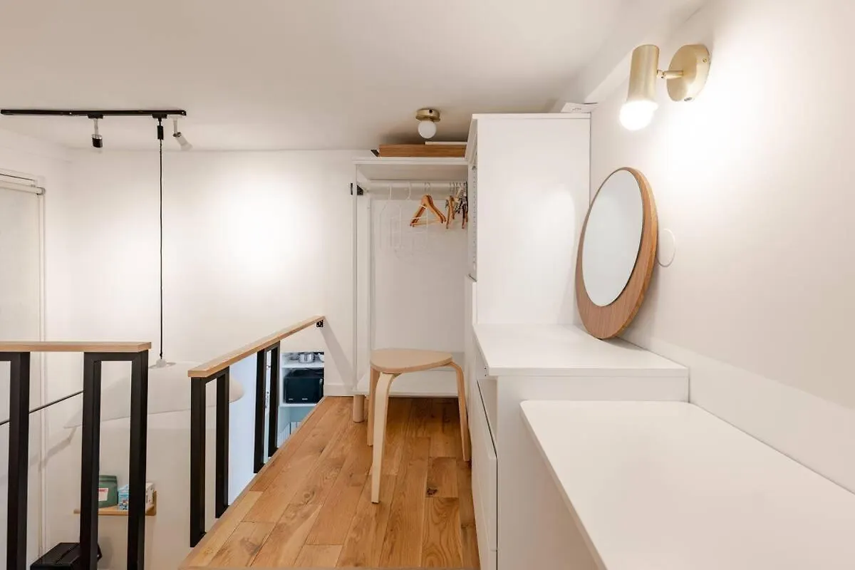Cosy Duplex In Central Paris