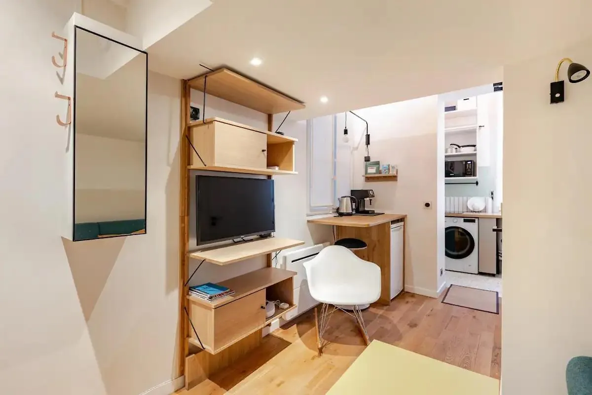 Cosy Duplex In Central Paris France