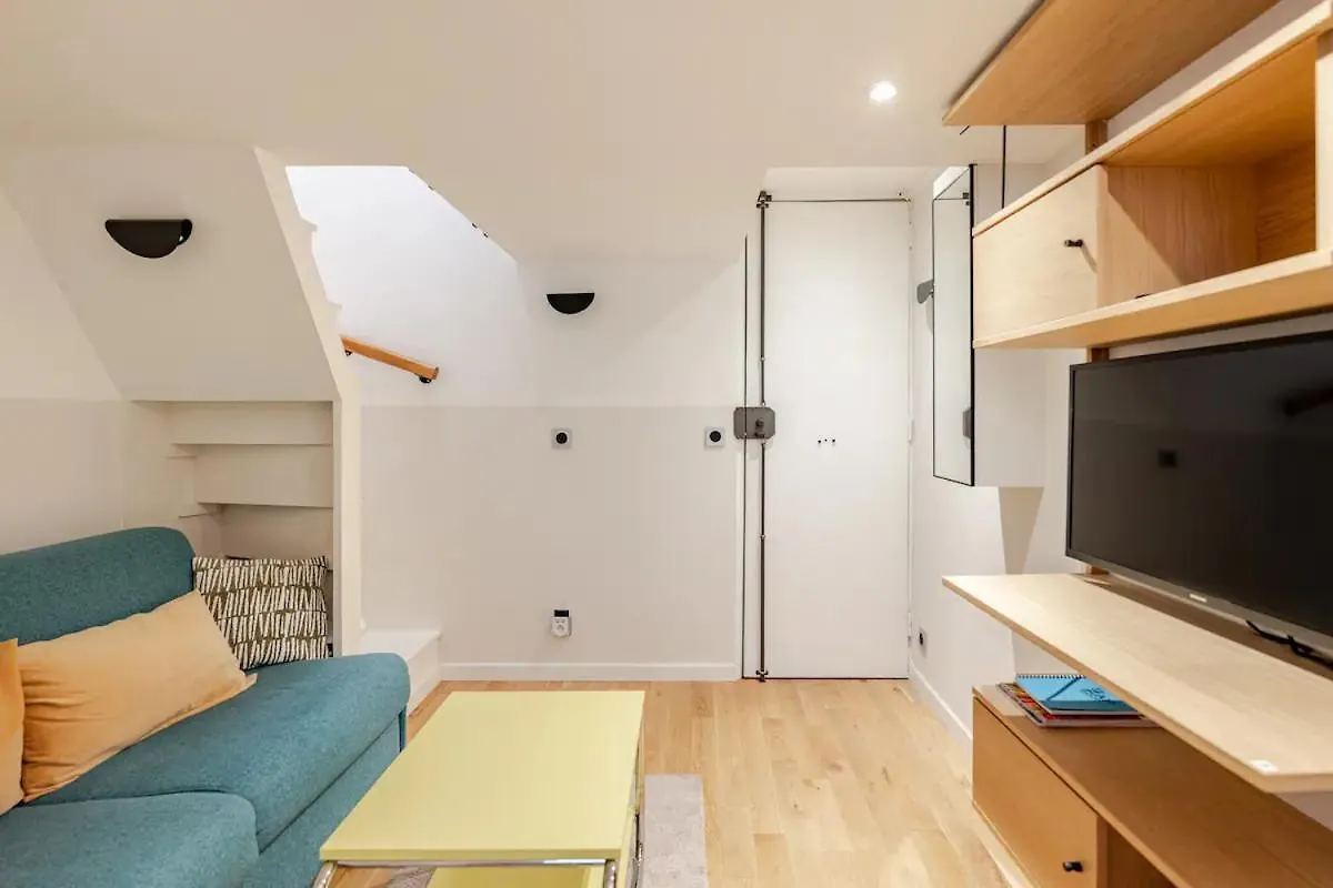 Cosy Duplex In Central Paris
